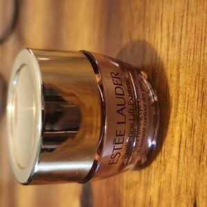 Estée Lauder resilience lift extreme